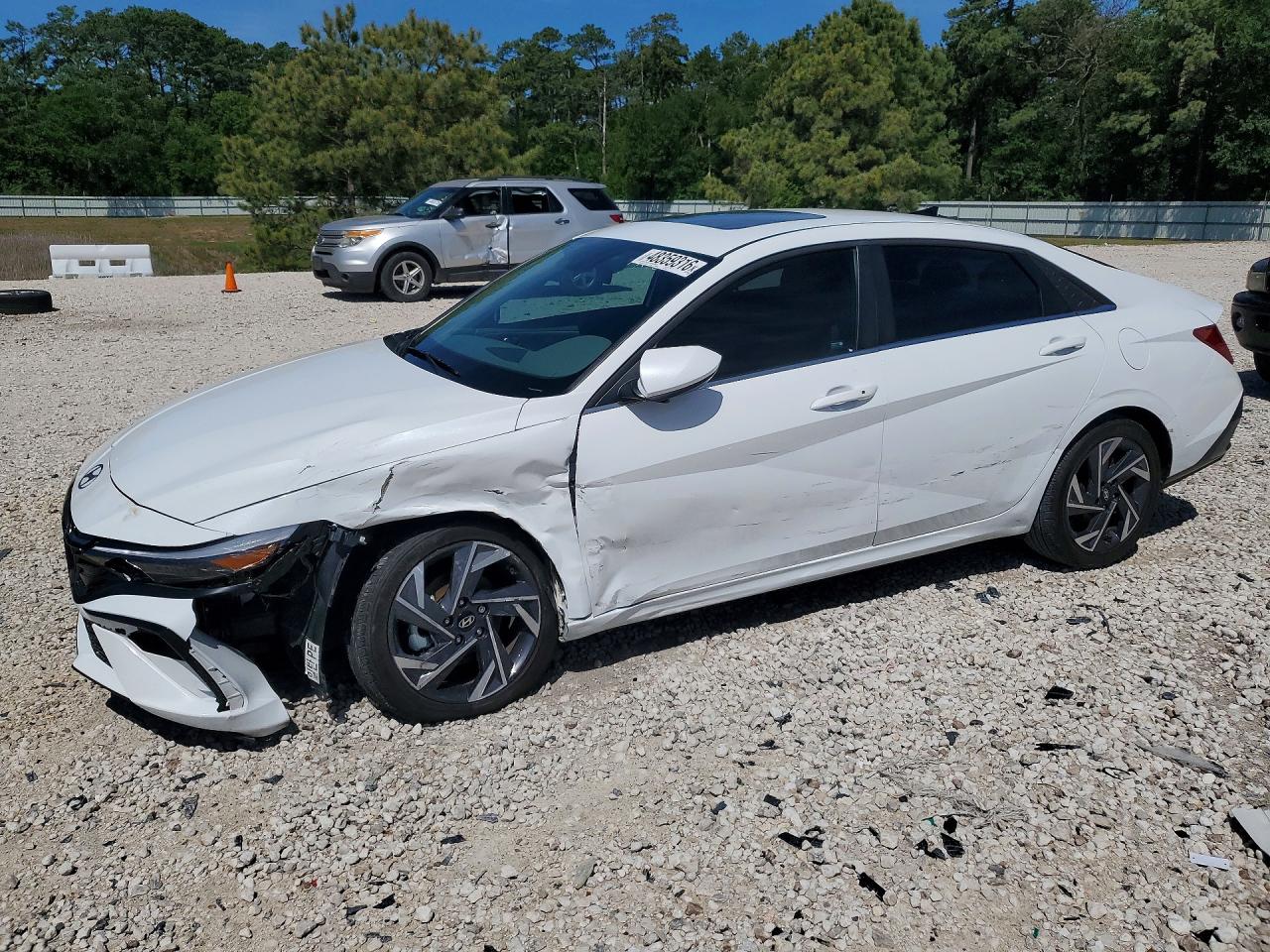 2024 HYUNDAI ELANTRA