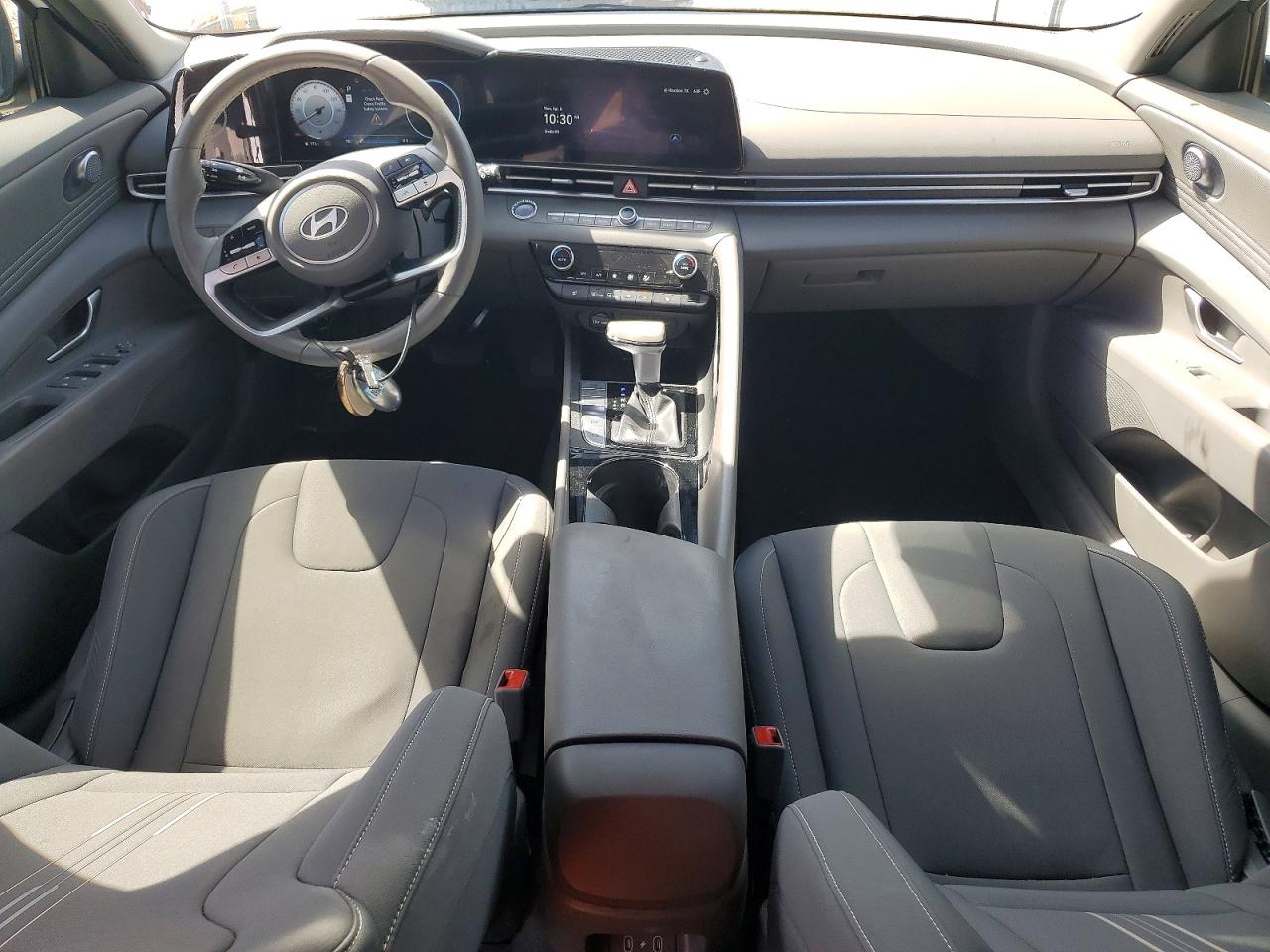2024 HYUNDAI ELANTRA SEL photo 15