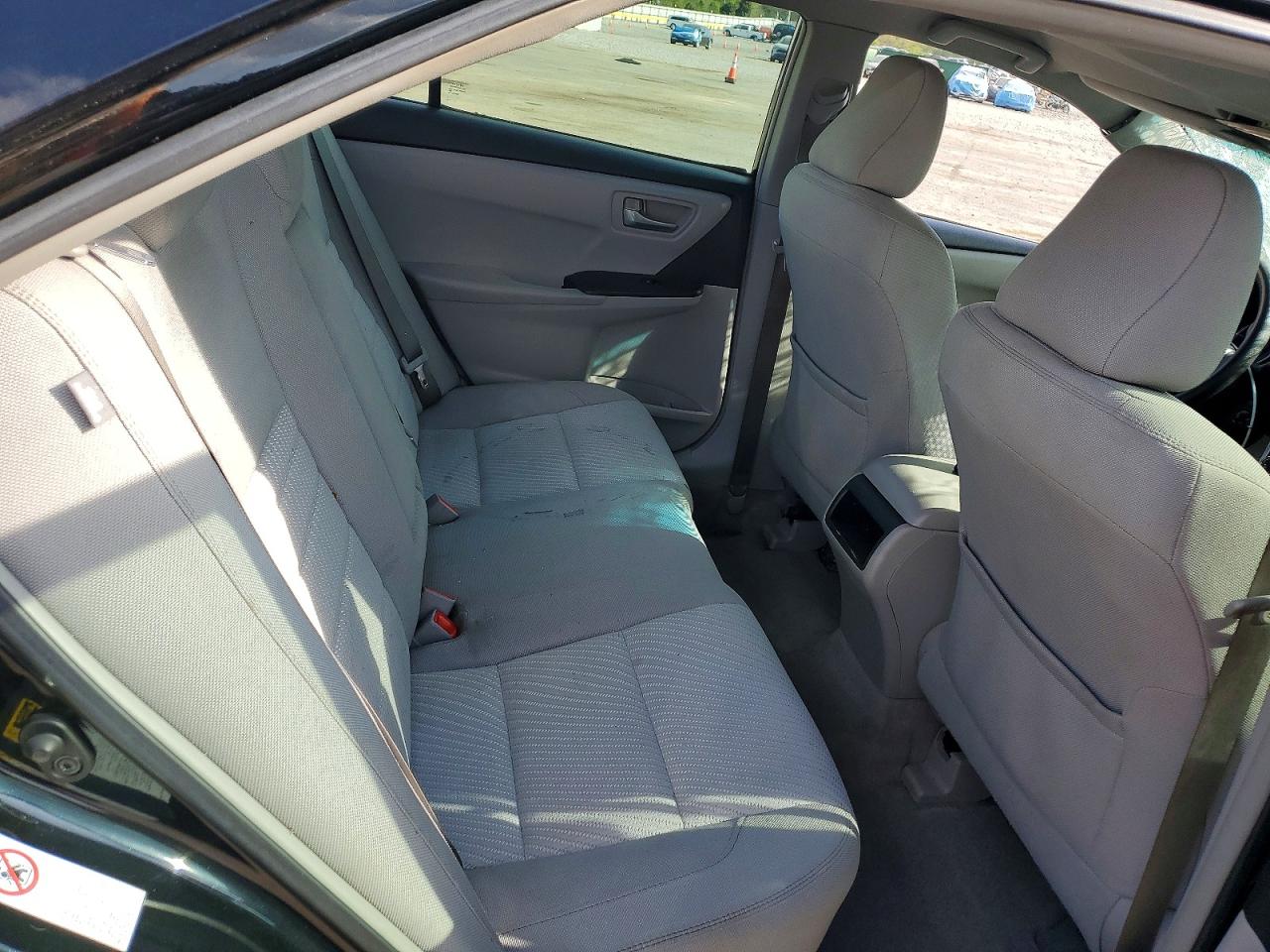 2016 TOYOTA CAMRY LE photo 19
