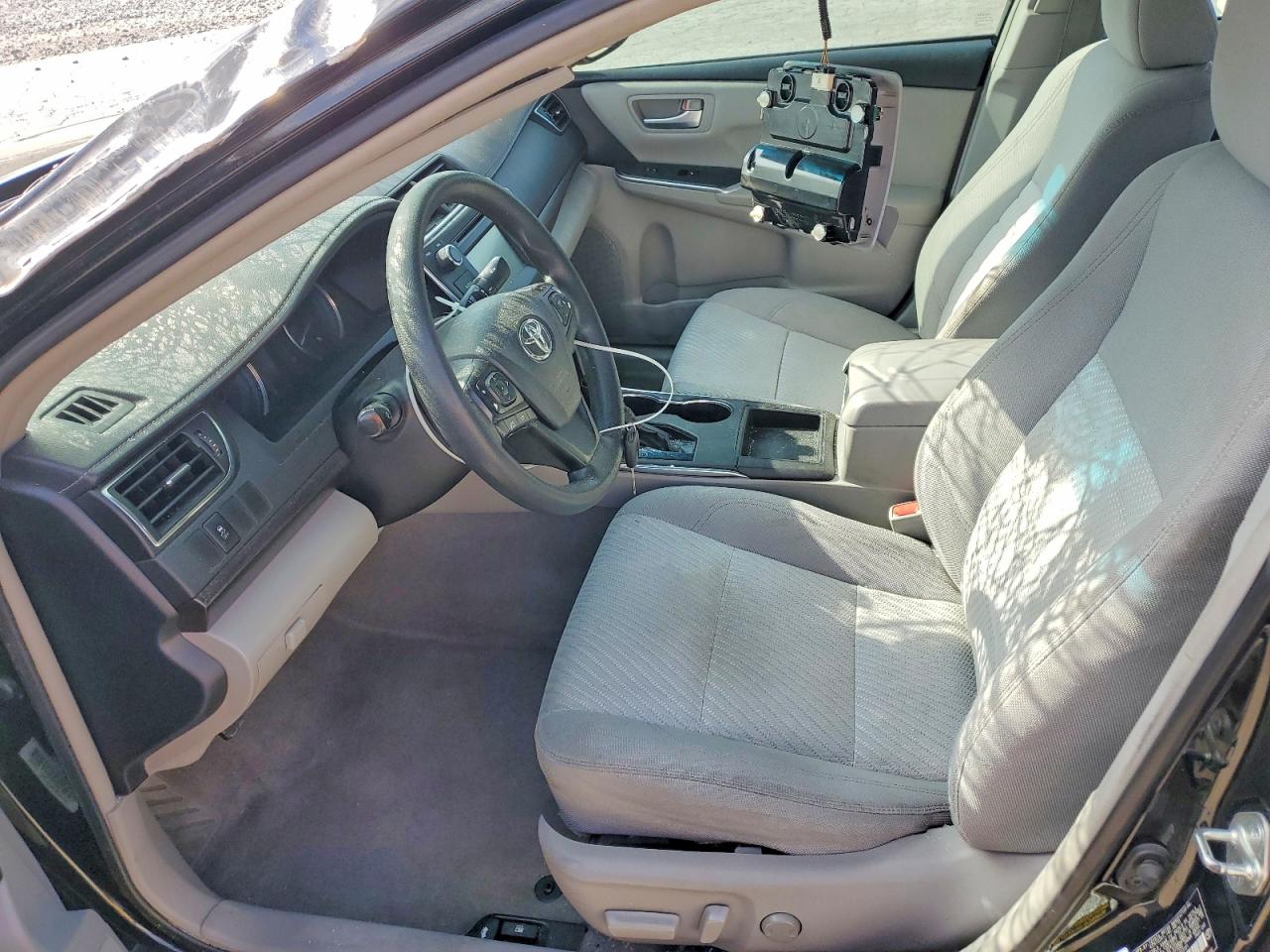 2016 TOYOTA CAMRY LE photo 13