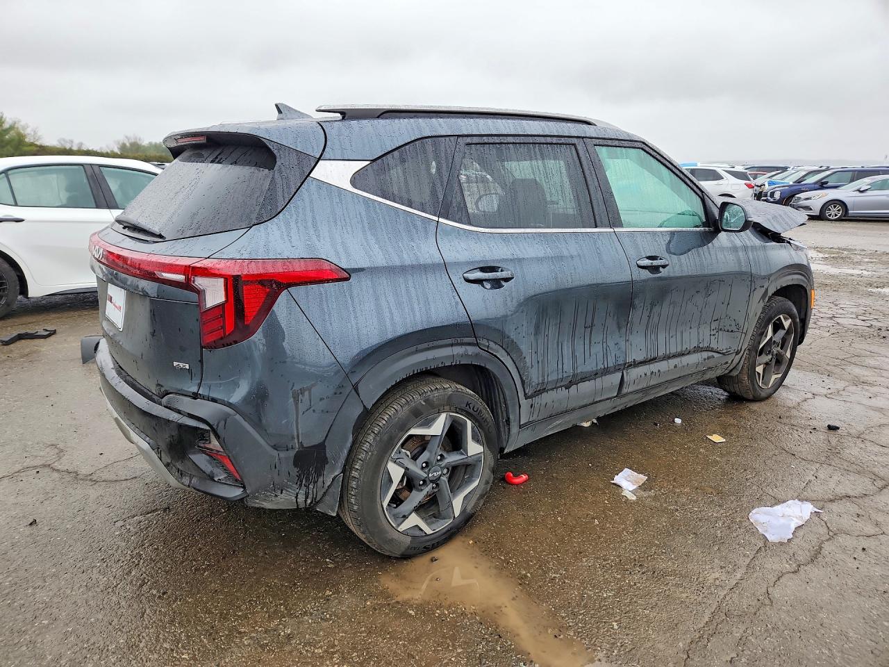 2025 KIA SELTOS EX photo 5