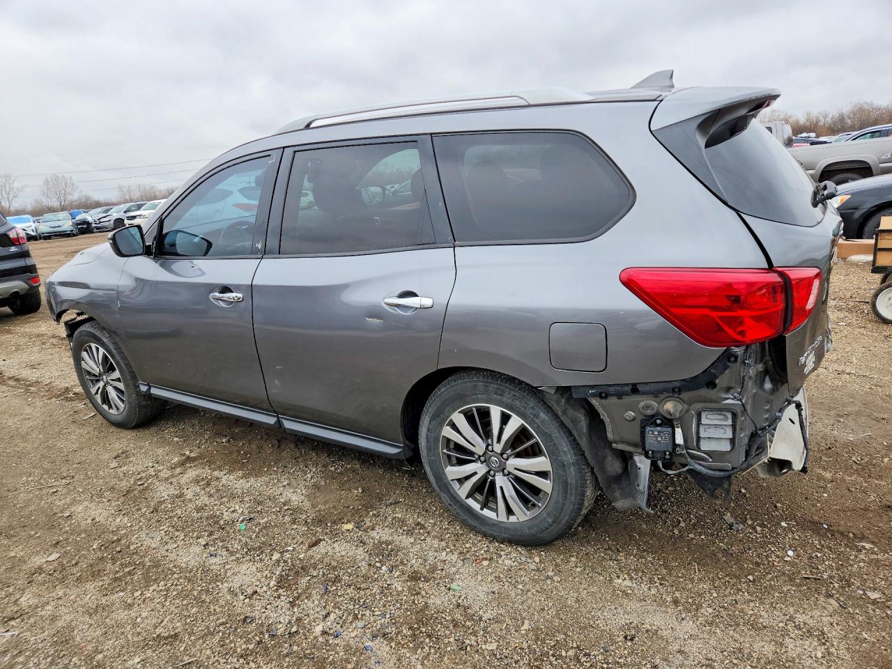 2020 NISSAN PATHFINDER SV photo 4