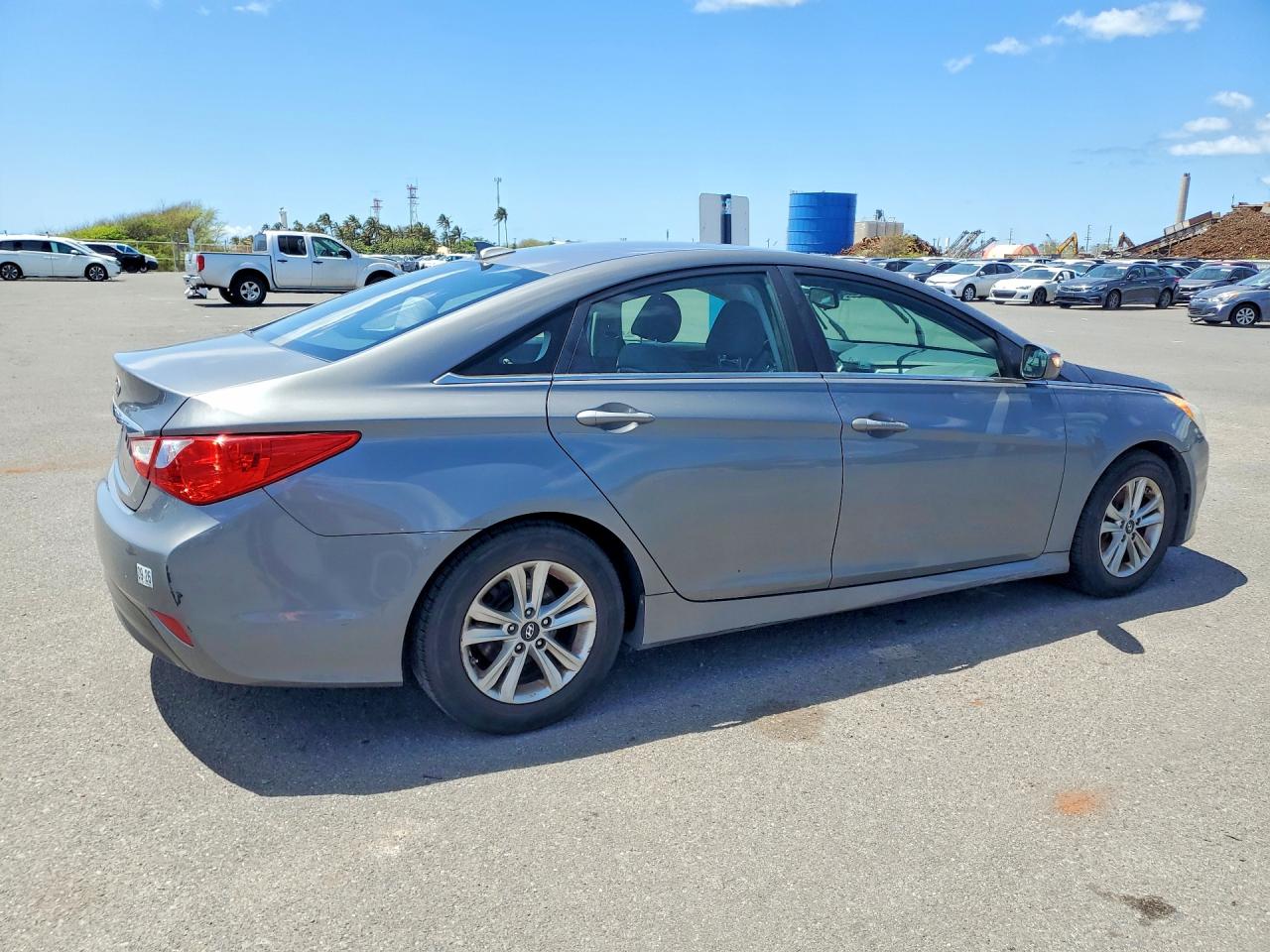 2014 HYUNDAI SONATA GLS photo 5