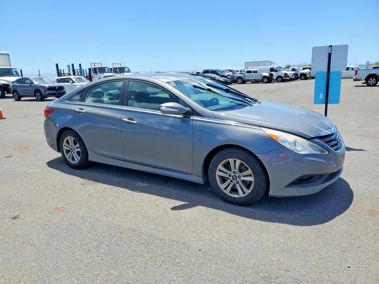 2014 HYUNDAI SONATA GLS photo 7