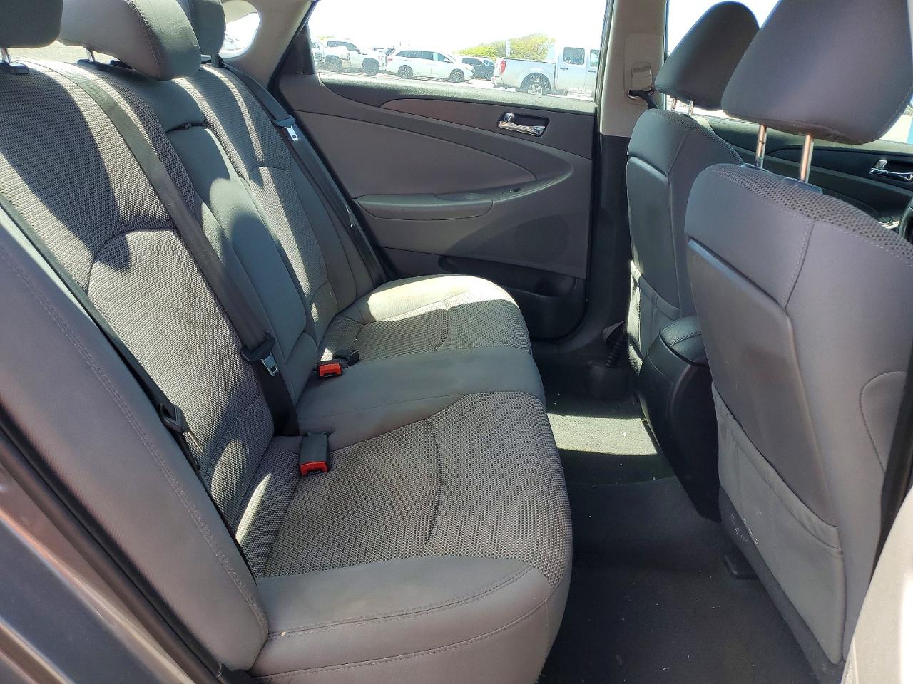 2014 HYUNDAI SONATA GLS photo 19
