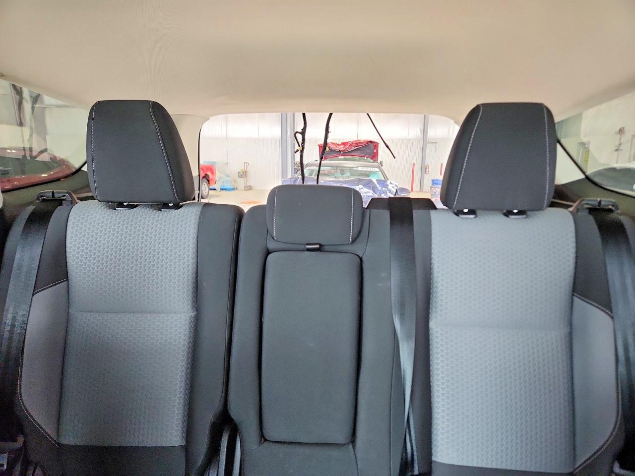 2017 FORD ESCAPE SE photo 28