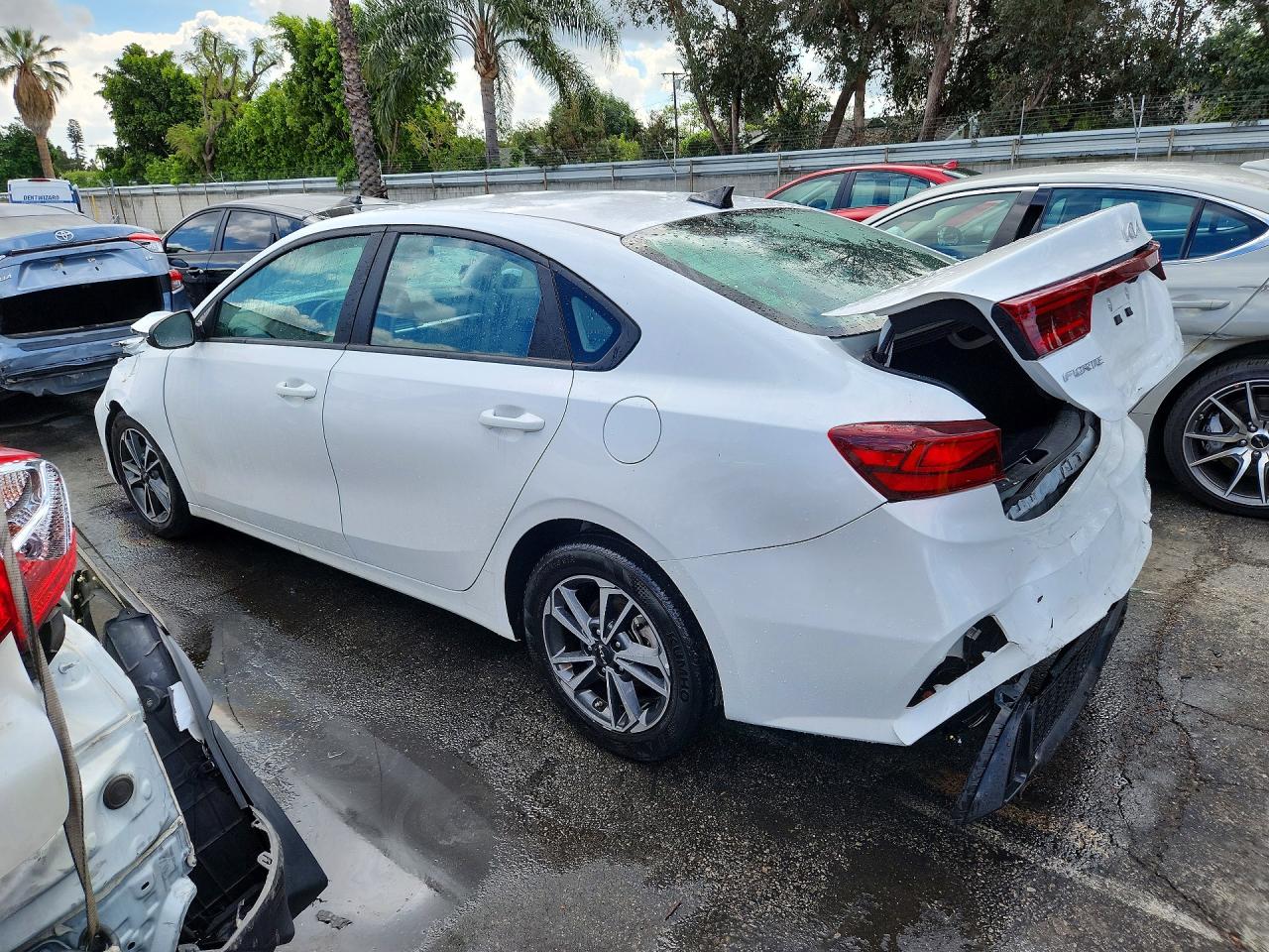 2024 KIA FORTE LXS photo 3