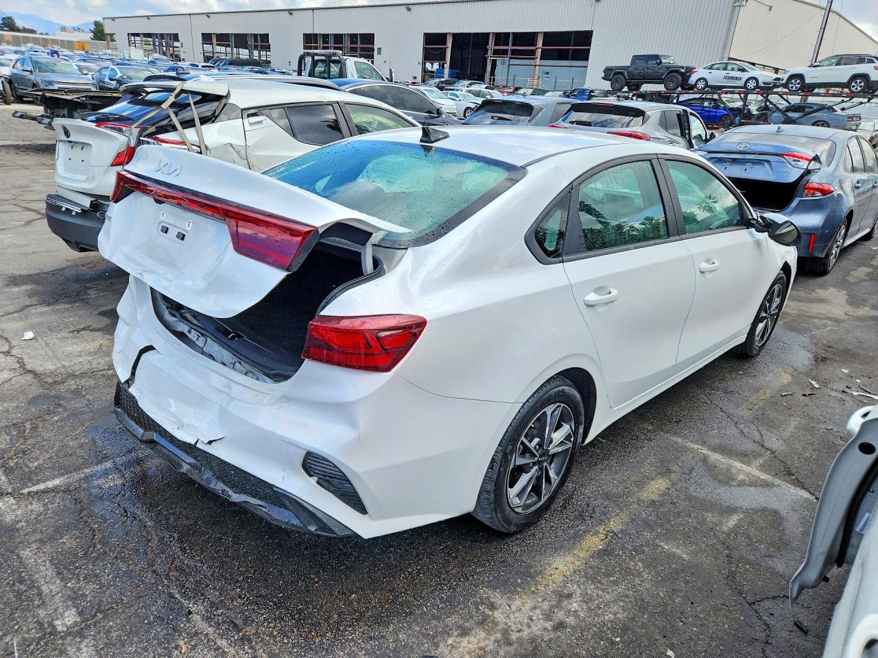 2024 KIA FORTE LXS photo 5