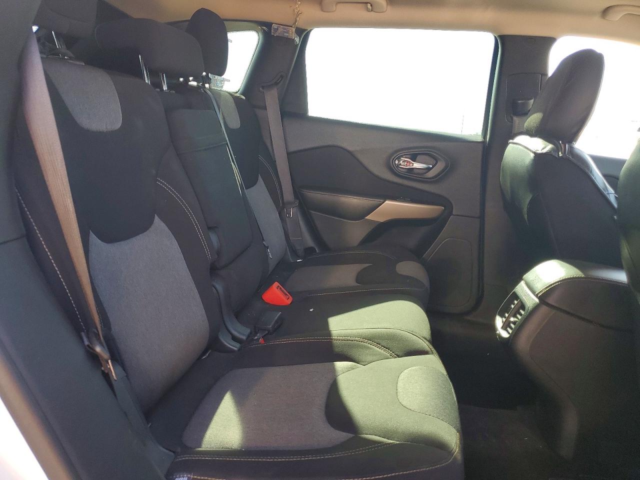 2017 JEEP CHEROKEE SPORT photo 28