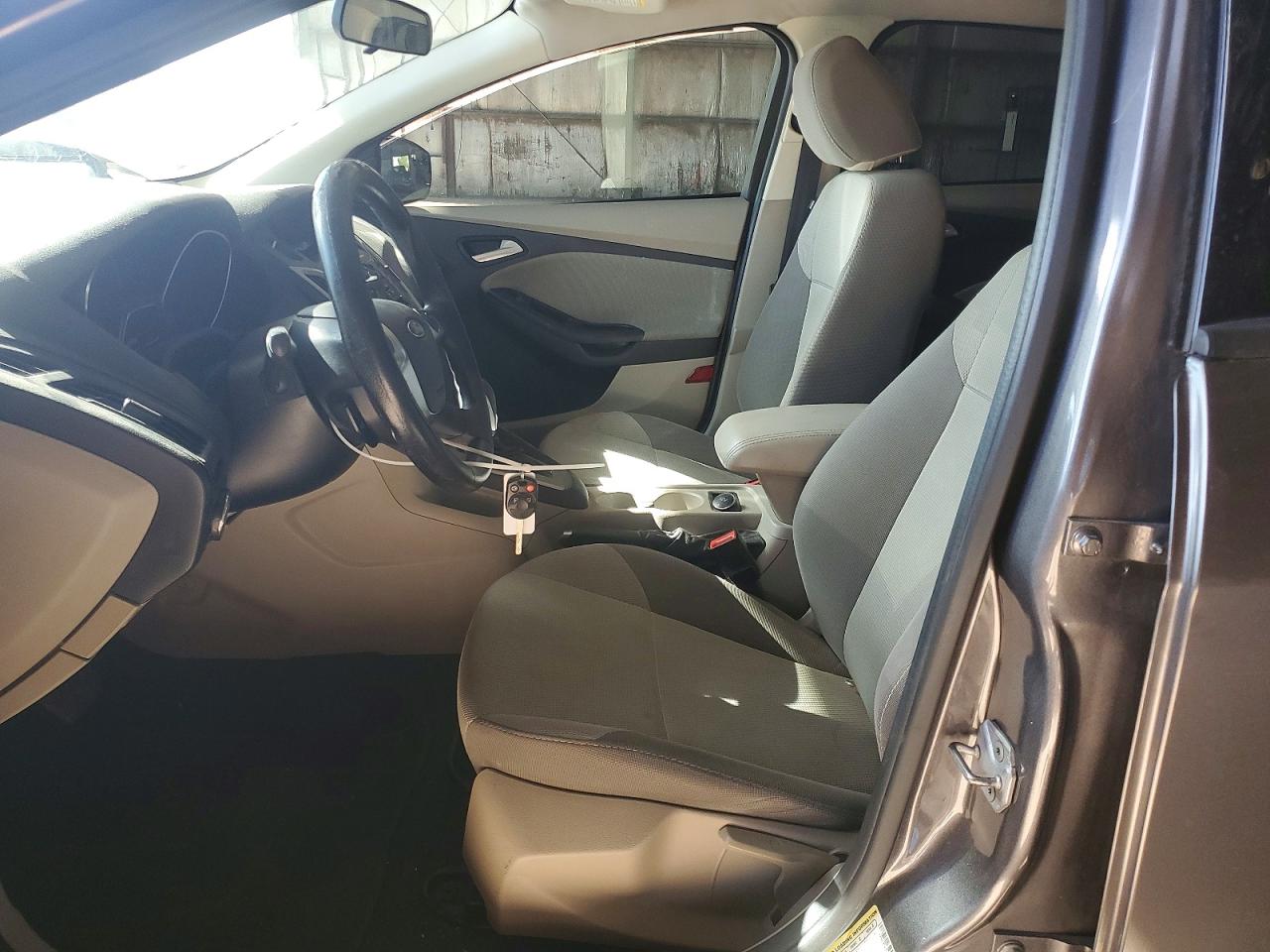 2013 FORD FOCUS SE photo 19