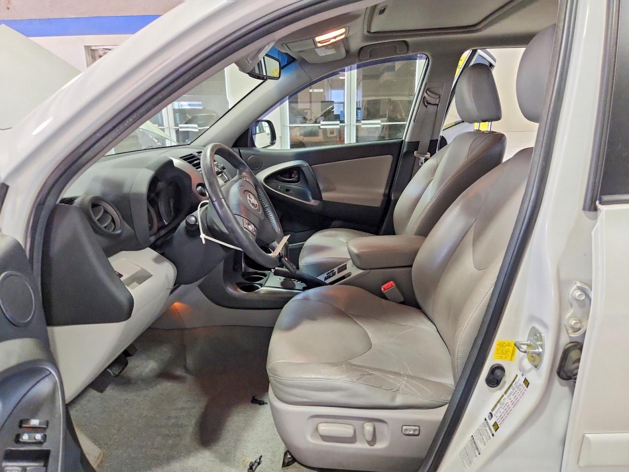 2011 TOYOTA RAV4 LIMITED photo 13
