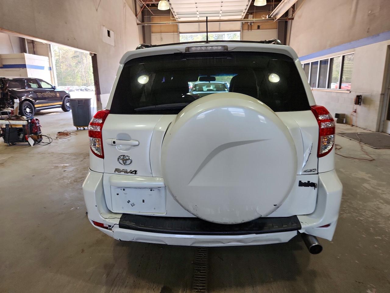 2011 TOYOTA RAV4 LIMITED photo 11