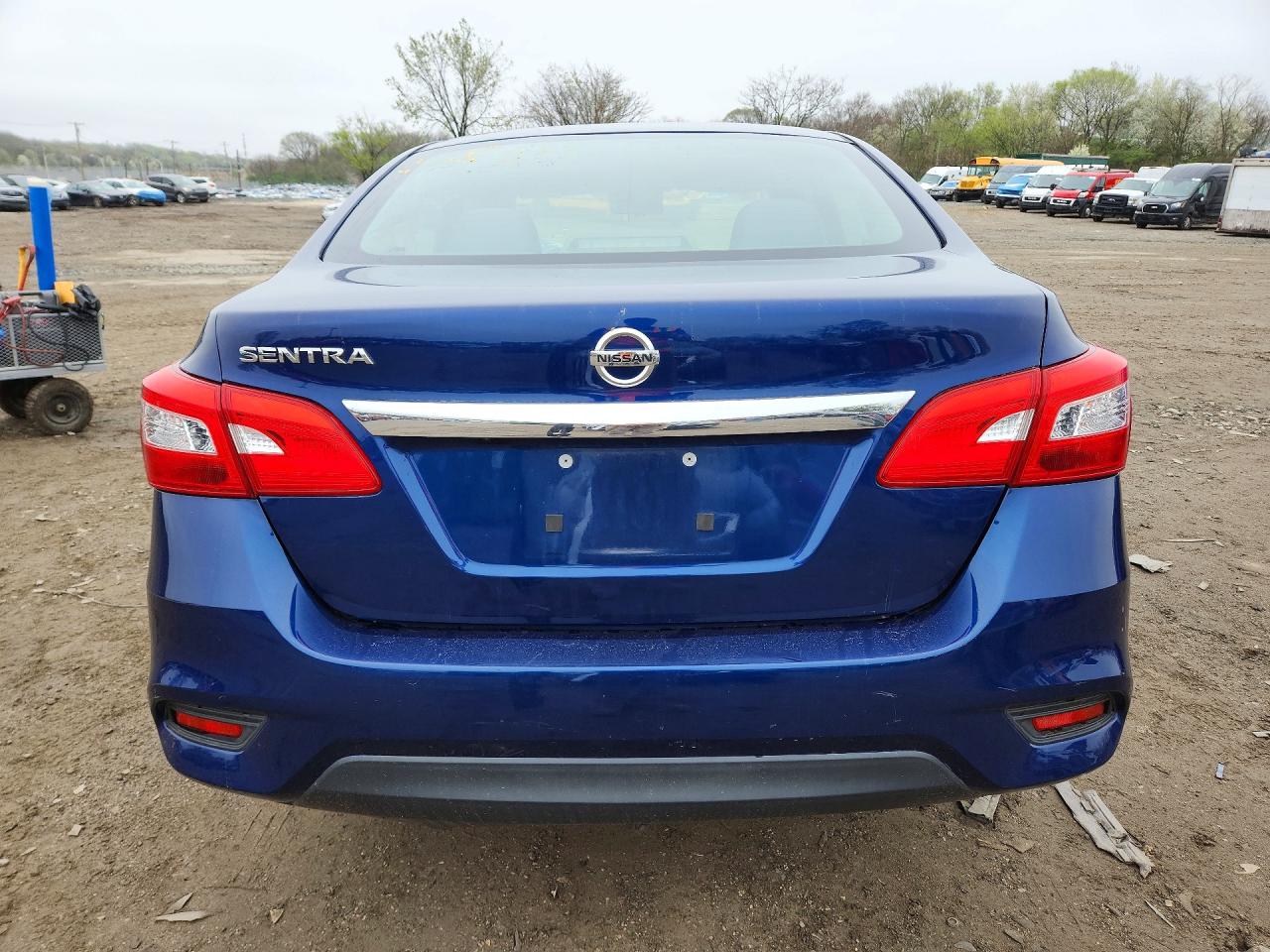 2019 NISSAN SENTRA S photo 11