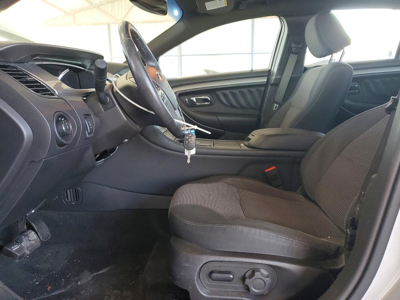 2015 FORD TAURUS SEL photo 19