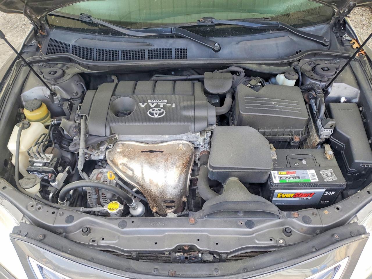 2010 TOYOTA CAMRY LE photo 21