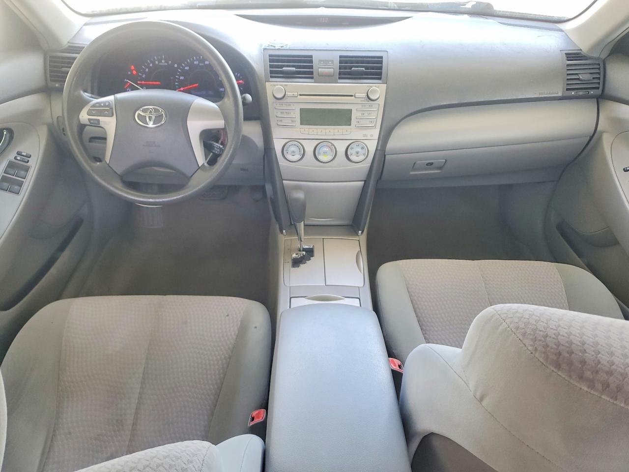 2010 TOYOTA CAMRY LE photo 15