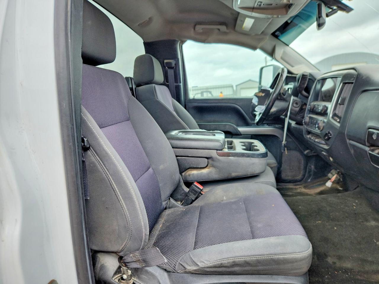 2018 CHEVROLET SILVERADO K2500 HEAVY DUTY LT photo 28