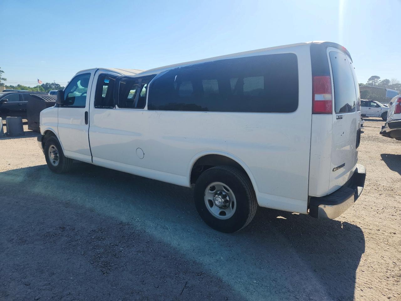 2017 CHEVROLET EXPRESS G3500 LT photo 3