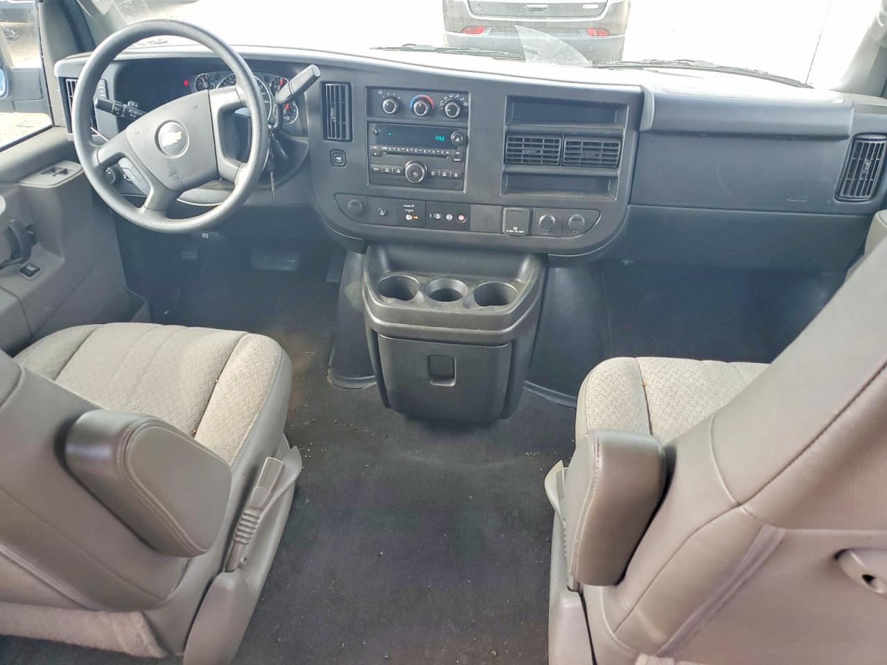 2017 CHEVROLET EXPRESS G3500 LT photo 15