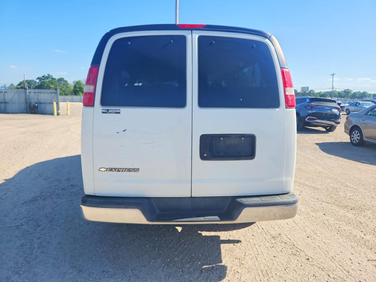 2017 CHEVROLET EXPRESS G3500 LT photo 11