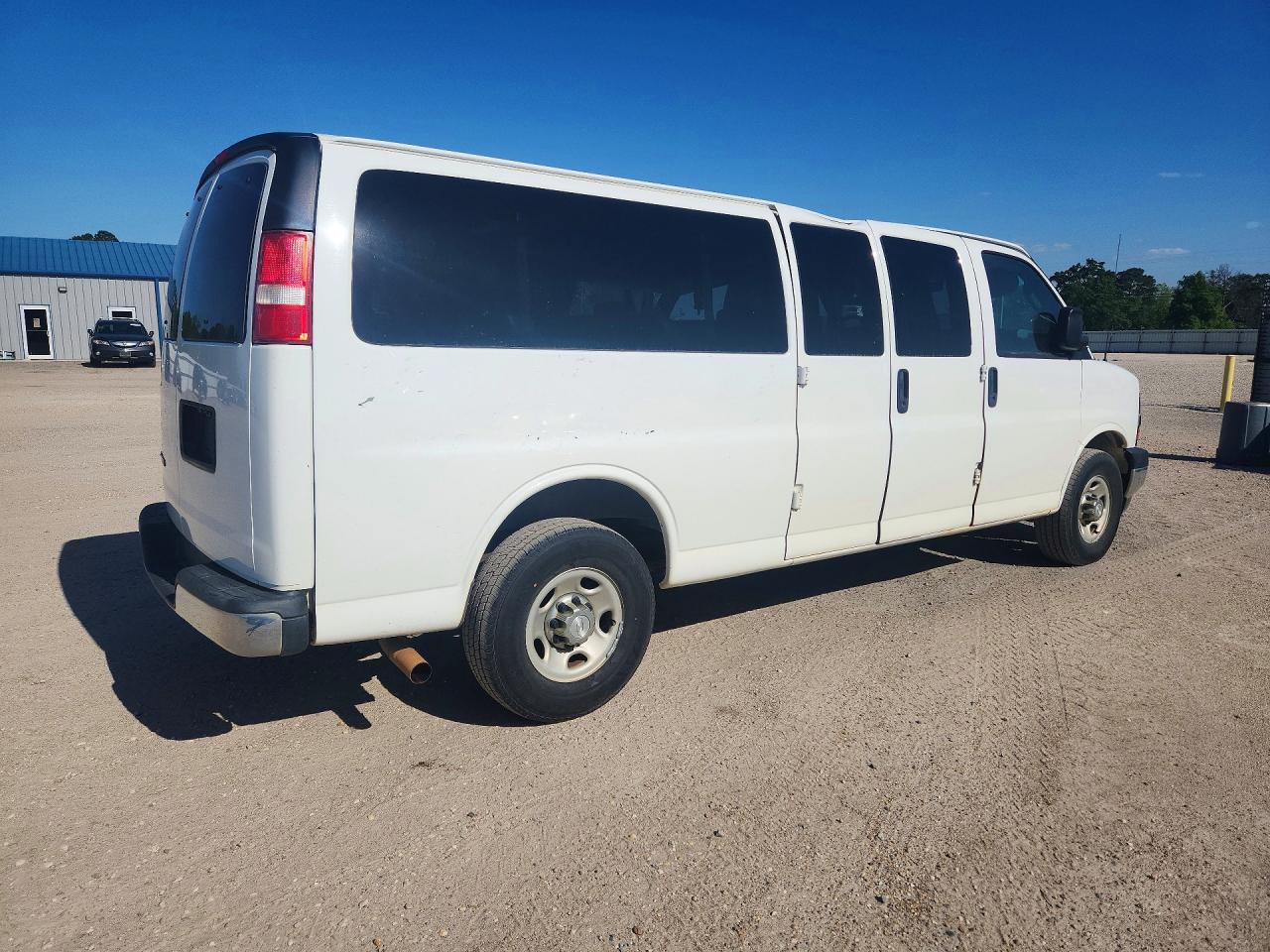 2017 CHEVROLET EXPRESS G3500 LT photo 5