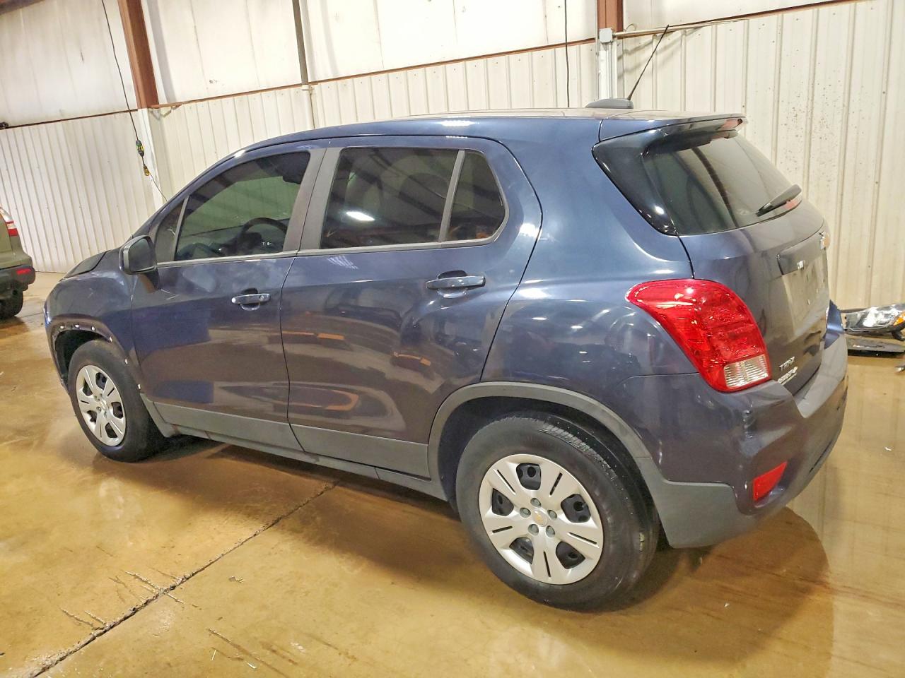 2018 CHEVROLET TRAX LS photo 2