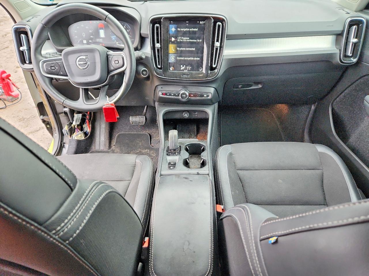 2020 VOLVO XC40 T5 MOMENTUM photo 15