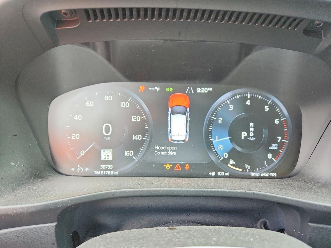 2020 VOLVO XC40 T5 MOMENTUM photo 17