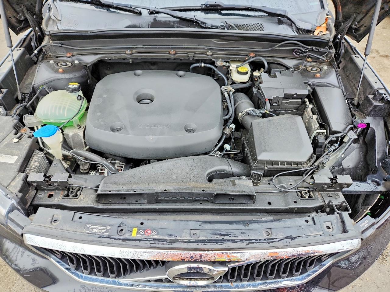 2020 VOLVO XC40 T5 MOMENTUM photo 23