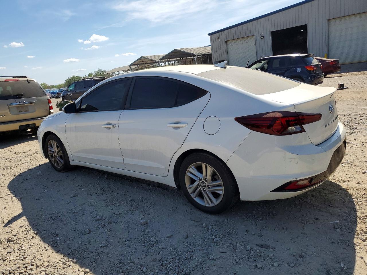 2019 HYUNDAI ELANTRA SEL photo 3