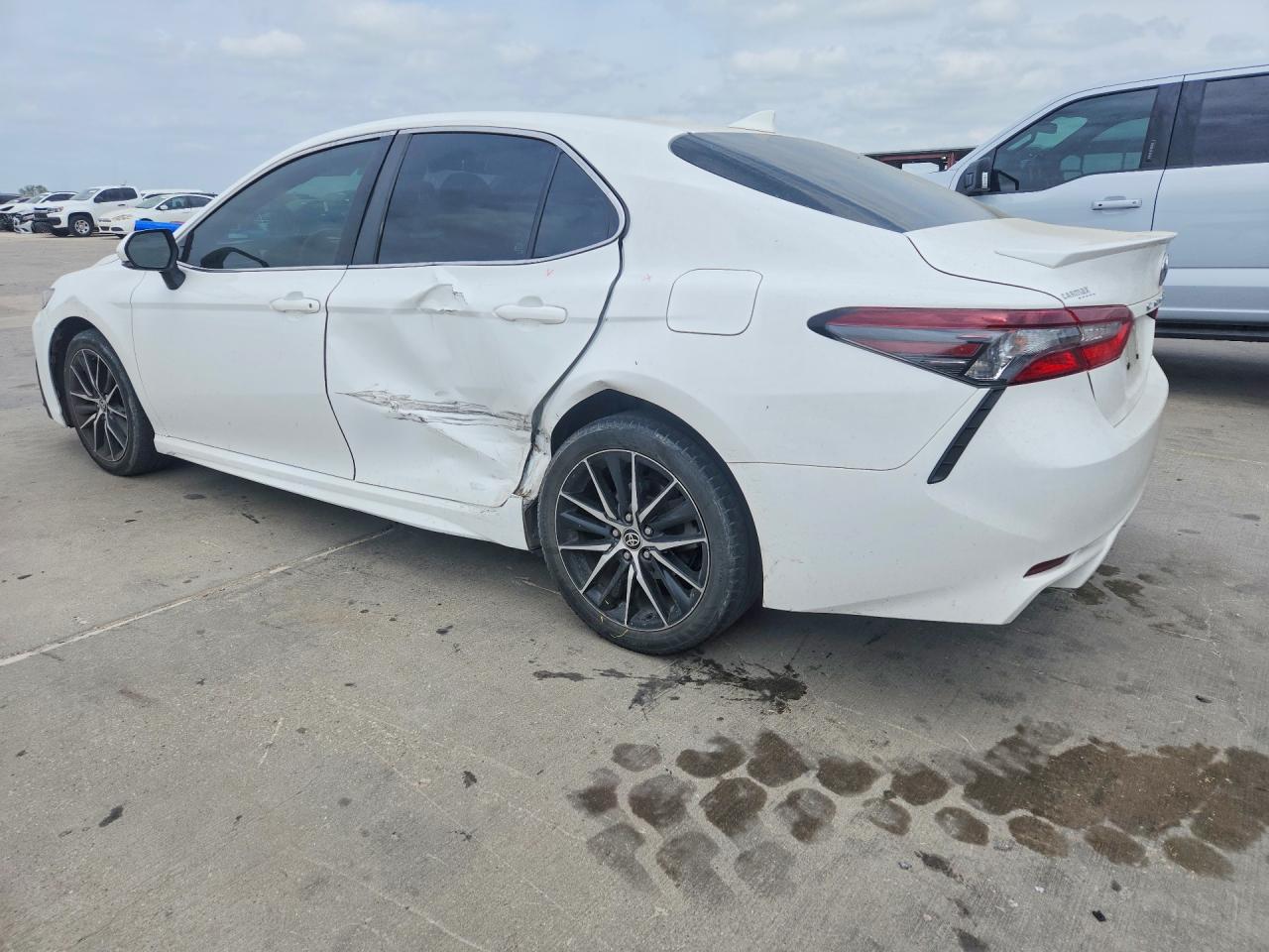 2023 TOYOTA CAMRY SE photo 4