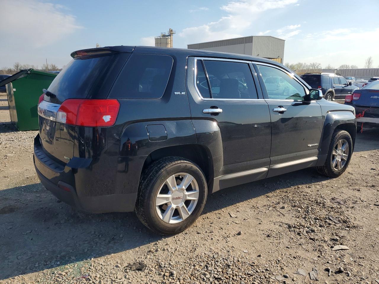 2012 GMC TERRAIN SLE photo 3