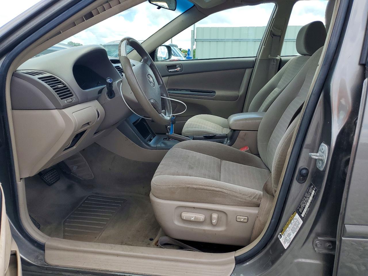 2006 TOYOTA CAMRY LE photo 13