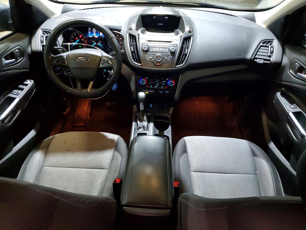 2017 FORD ESCAPE SE photo 15