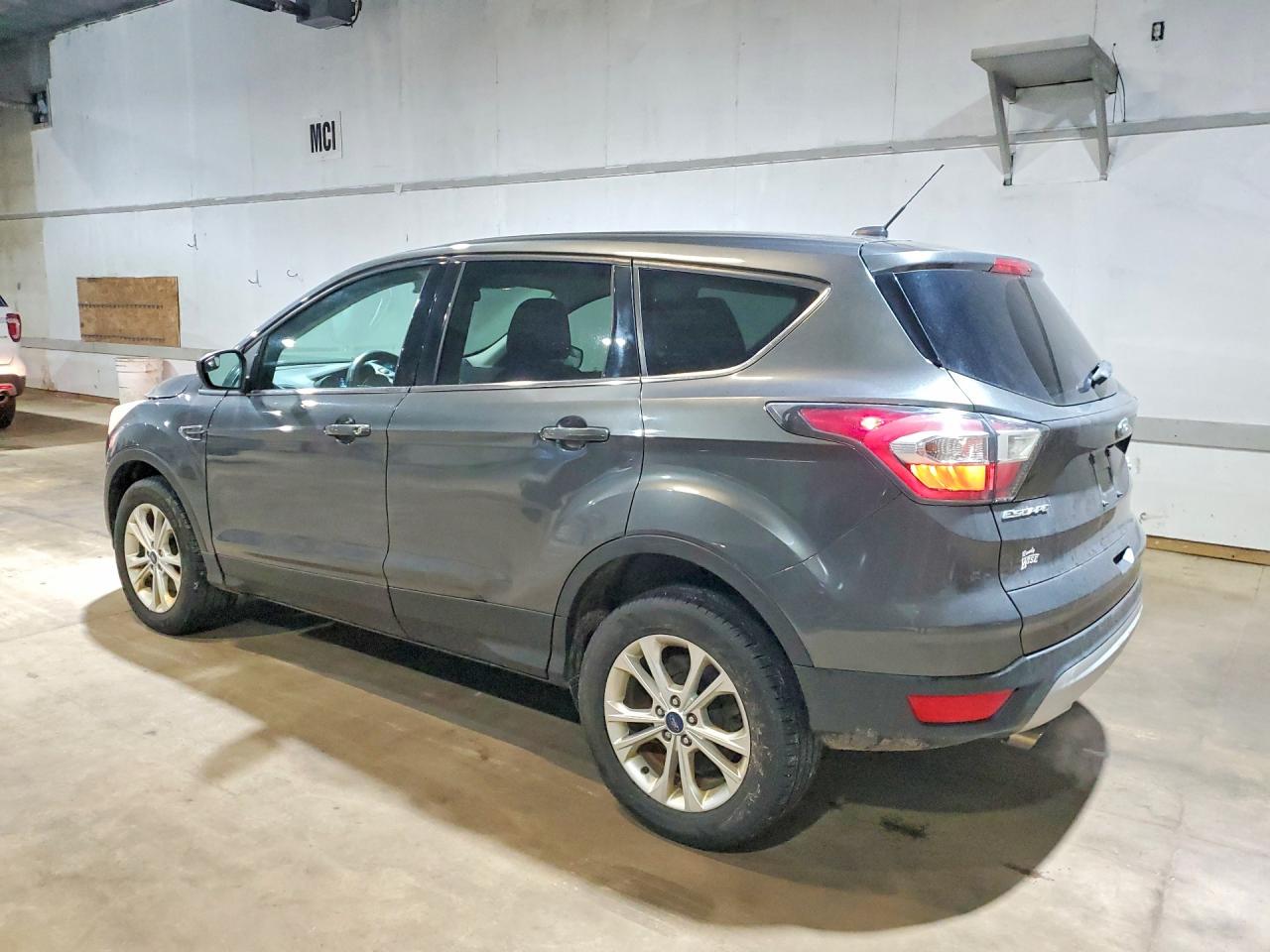 2017 FORD ESCAPE SE photo 3