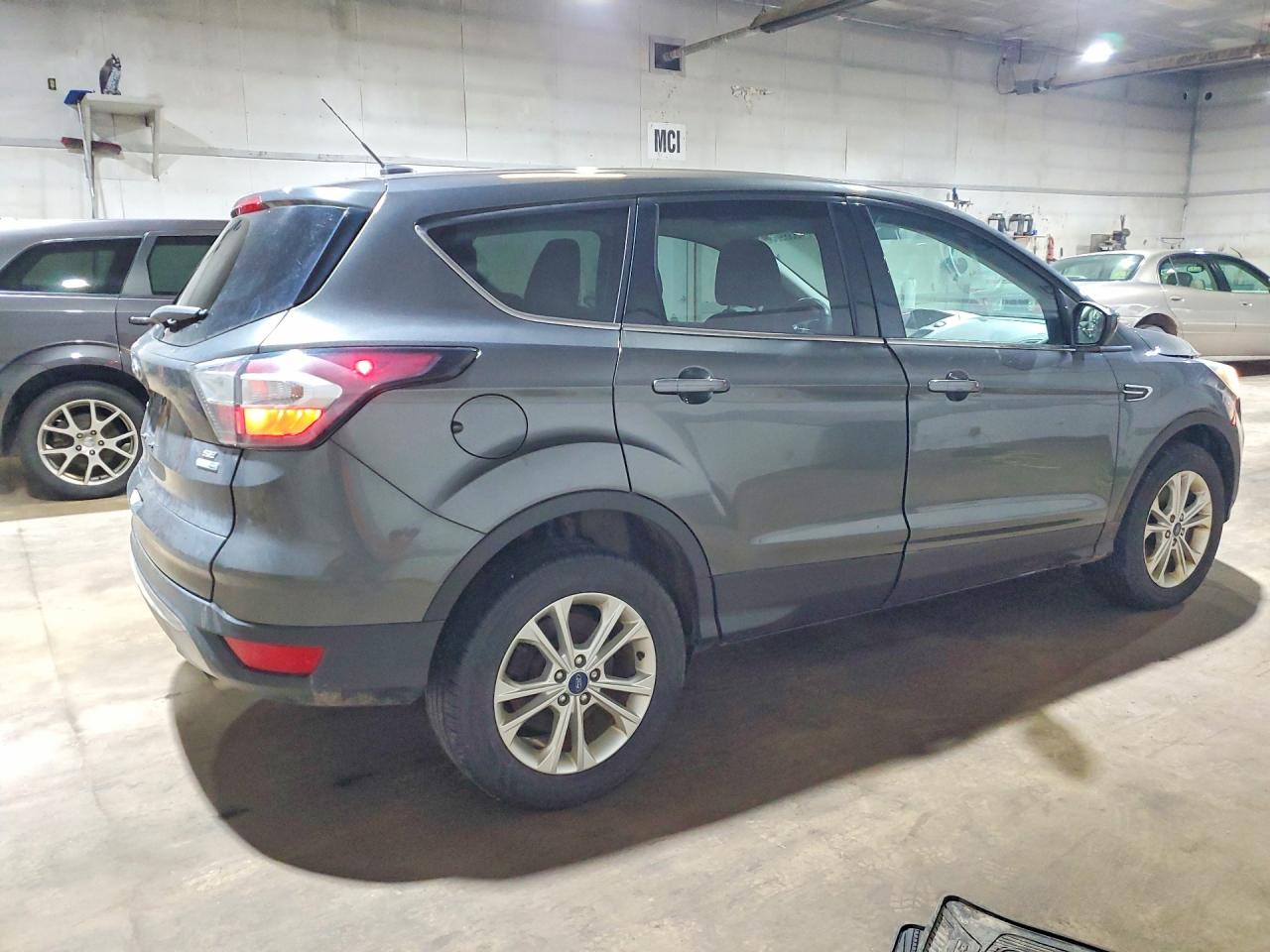 2017 FORD ESCAPE SE photo 5