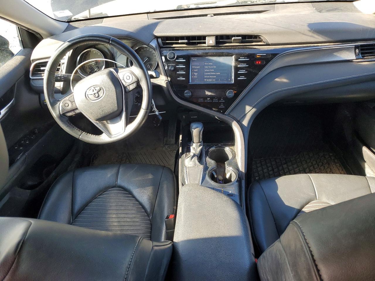 2020 TOYOTA CAMRY SE photo 22
