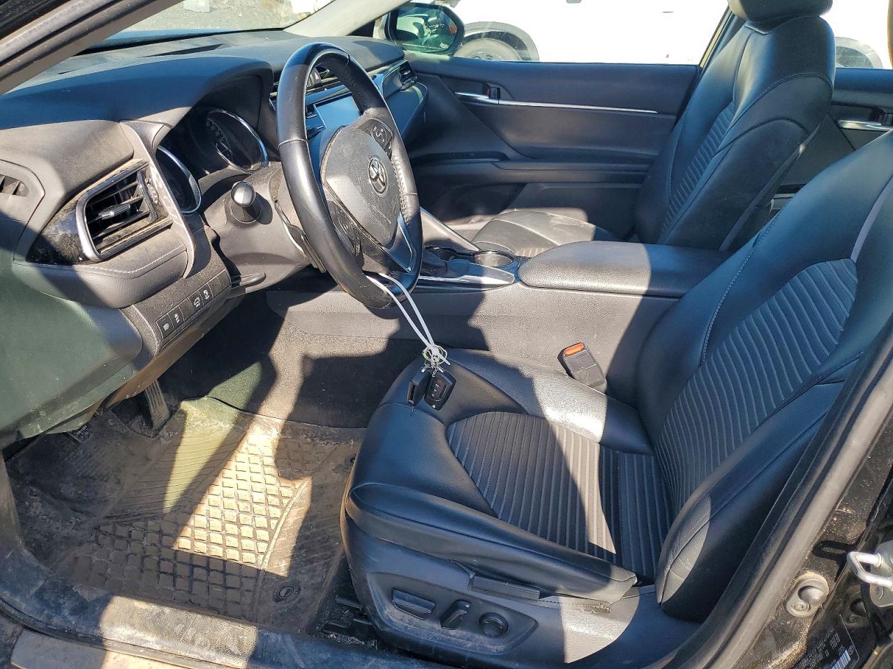 2020 TOYOTA CAMRY SE photo 19