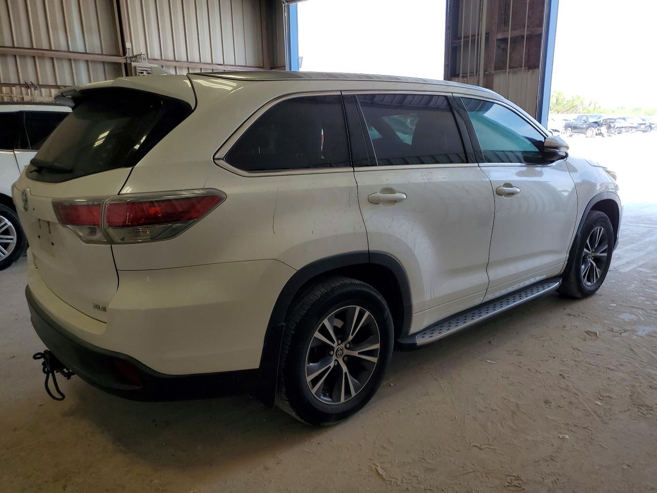 2016 TOYOTA HIGHLANDER XLE photo 7