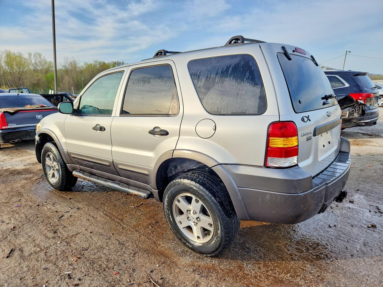 2005 FORD ESCAPE XLT photo 3