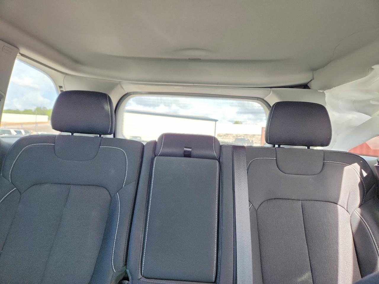 2023 JEEP GRAND CHEROKEE LAREDO photo 28
