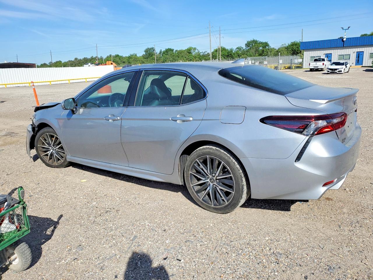 2023 TOYOTA CAMRY SE photo 3