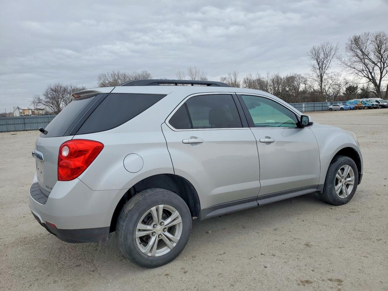 2015 CHEVROLET EQUINOX LT photo 3