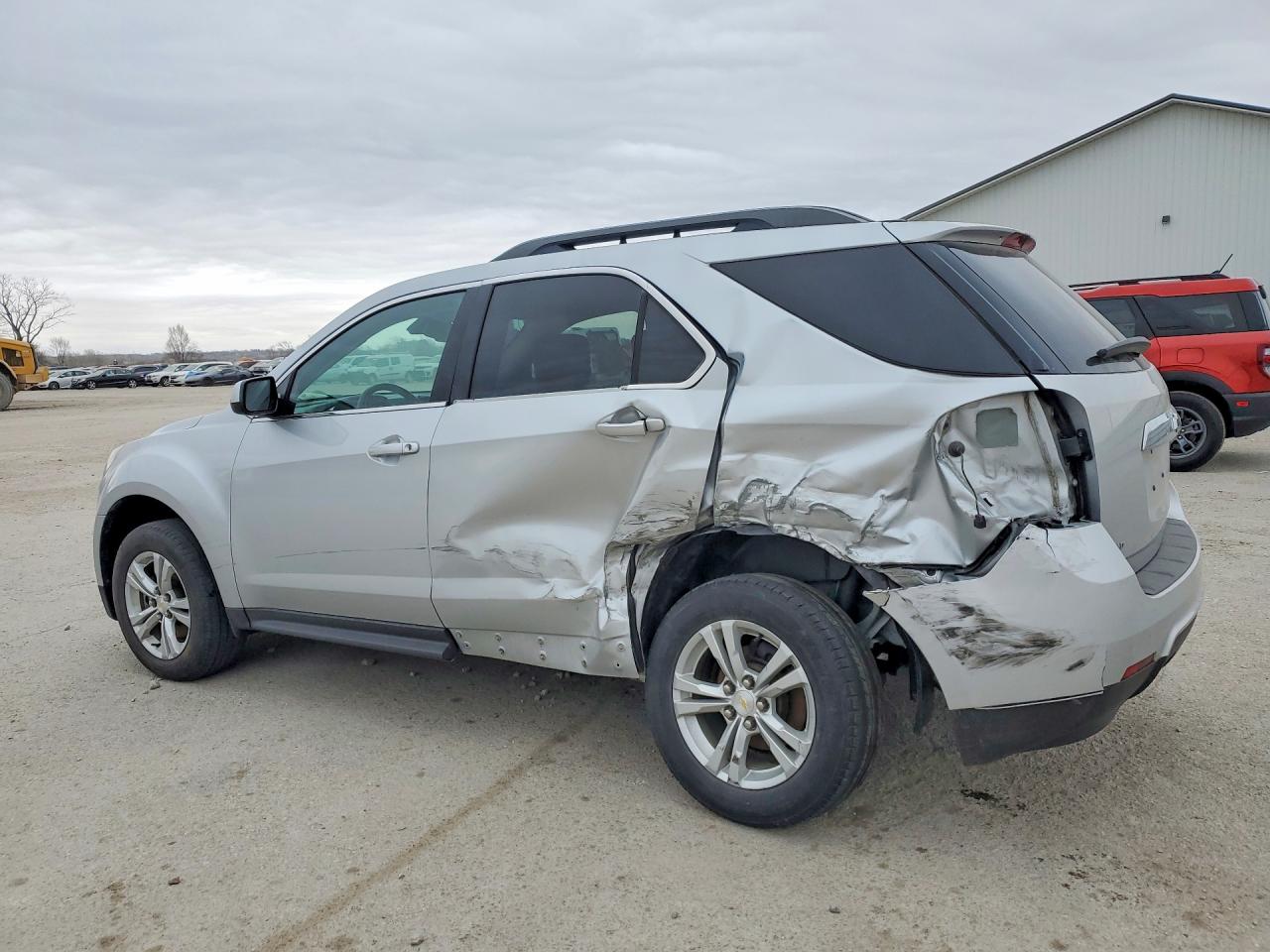 2015 CHEVROLET EQUINOX LT photo 2