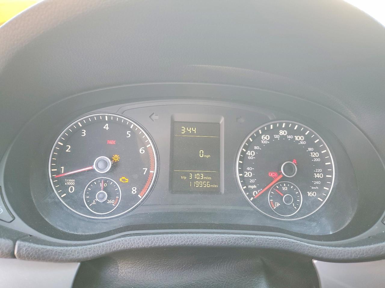 2014 VOLKSWAGEN PASSAT S photo 17