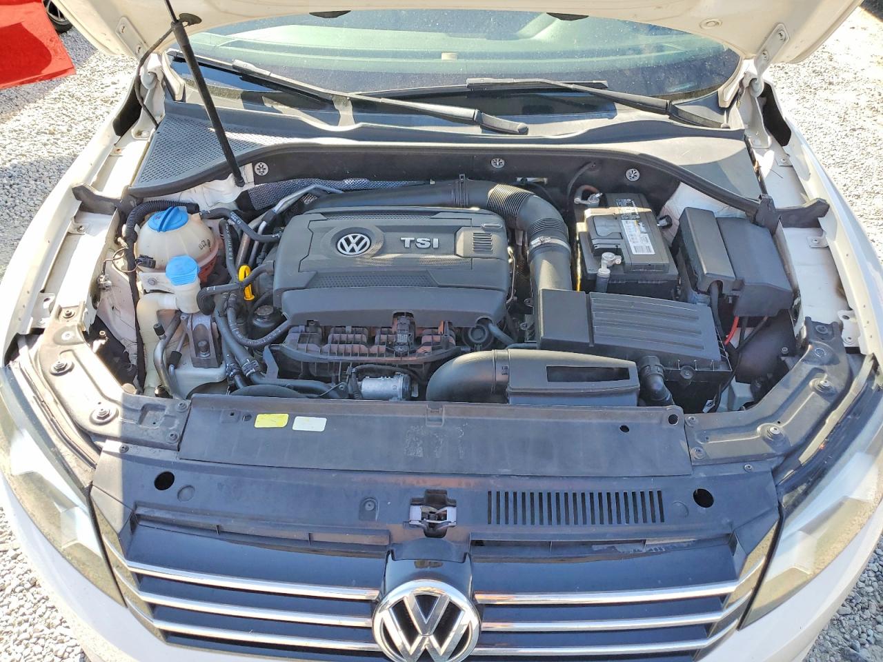 2014 VOLKSWAGEN PASSAT S photo 21