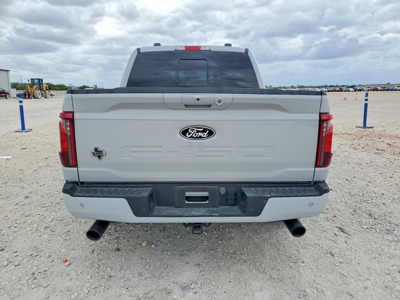 2024 FORD F150 XLT photo 16