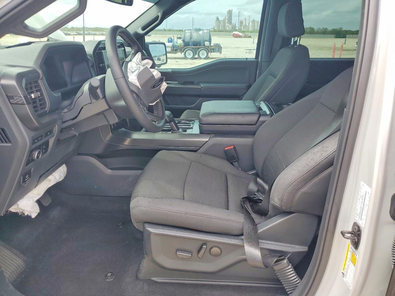 2024 FORD F150 XLT photo 19