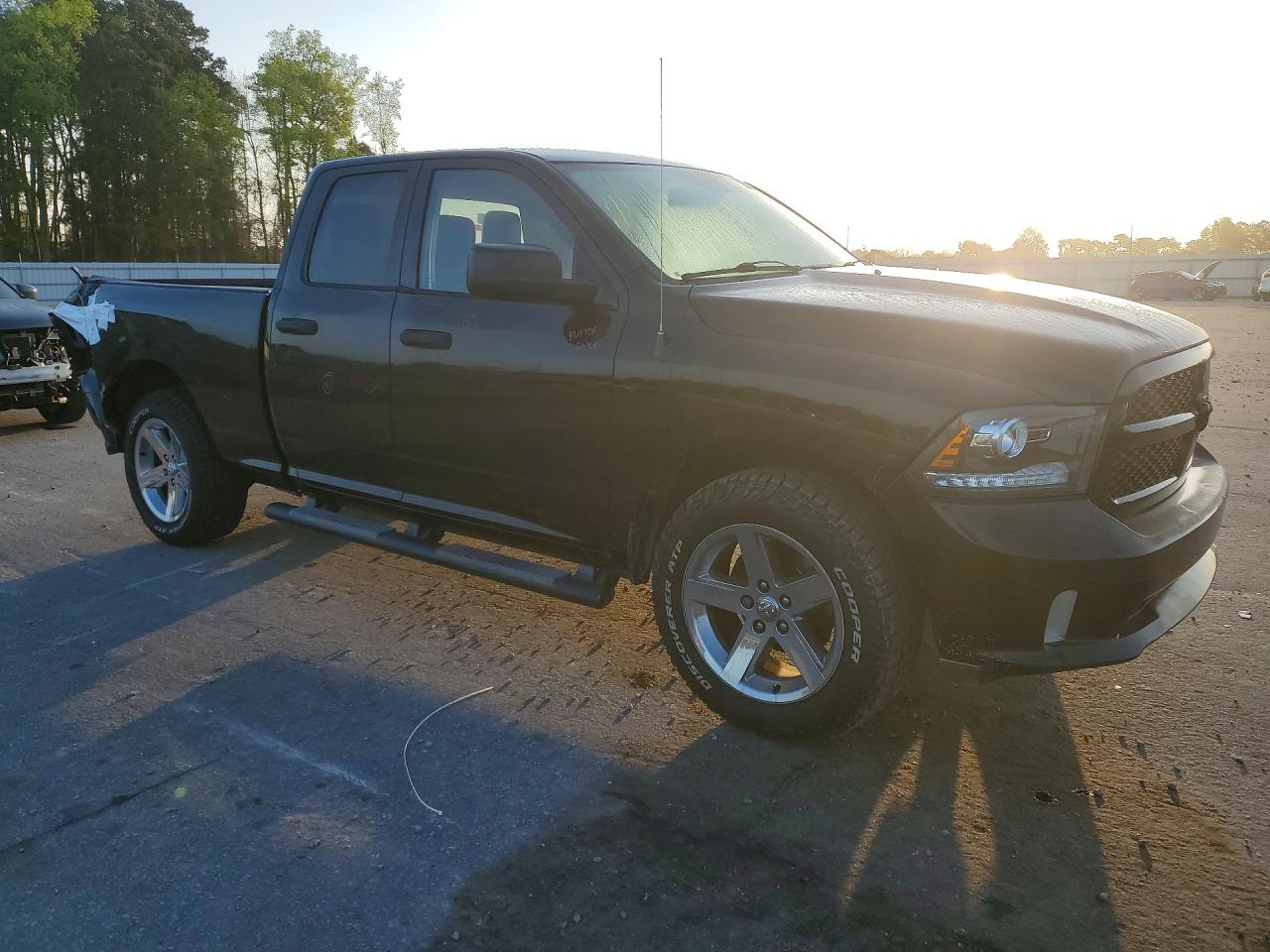 2014 RAM 1500 ST photo 10