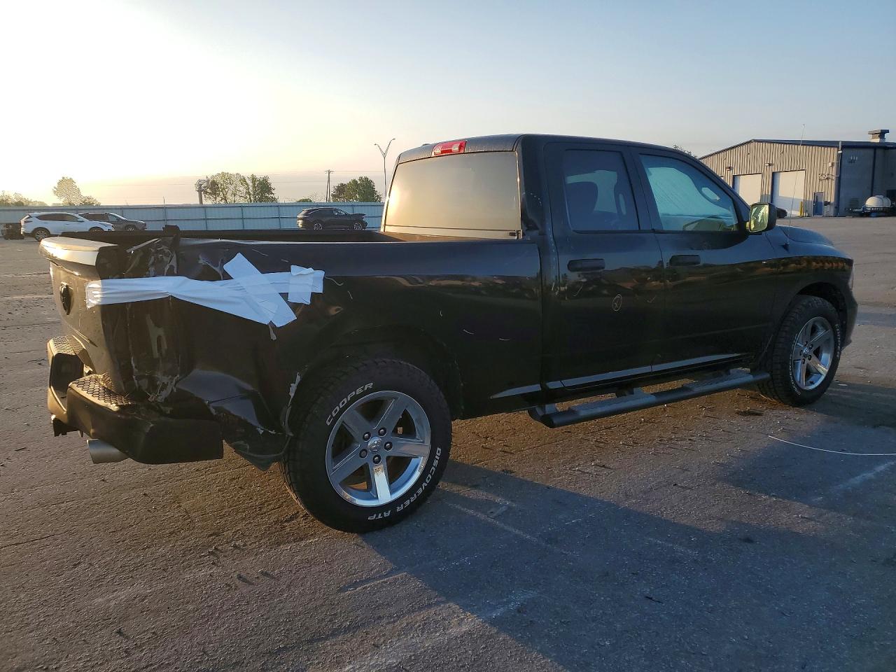 2014 RAM 1500 ST photo 7